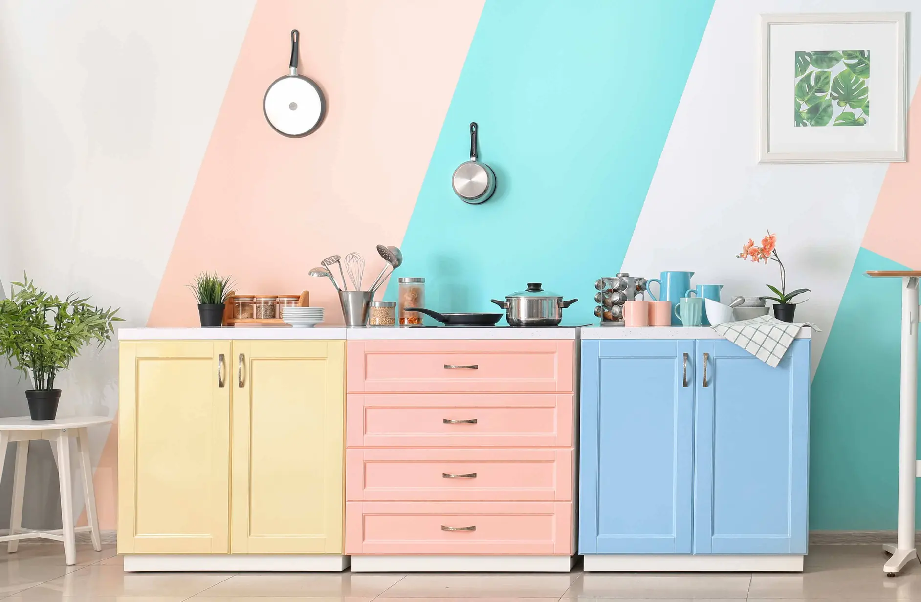 Comment relooker un meuble laqué avec de la peinture ?