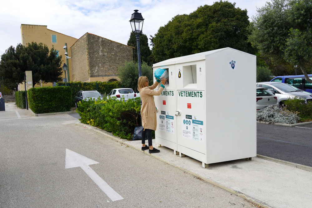 Quels types de vêtements peuvent être déposés dans un container