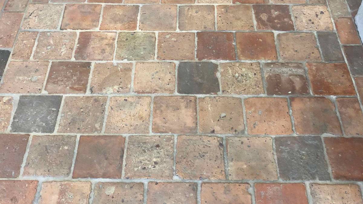 Tomette ancienne : un revêtement de caractère pour vos sols