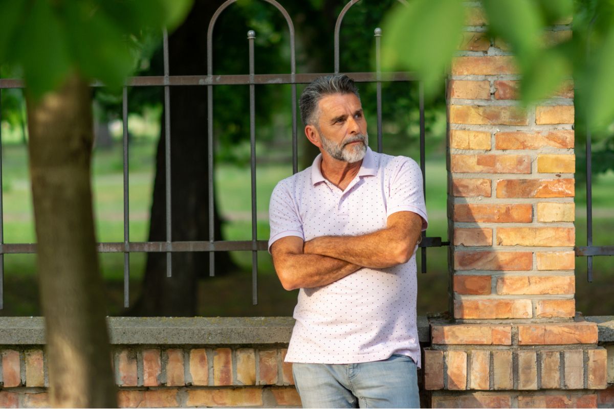 Des squatteurs partent en vacances, le propriétaire vide la maison… et écope d’une amende